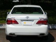2011 Toyota Crown Royal Series