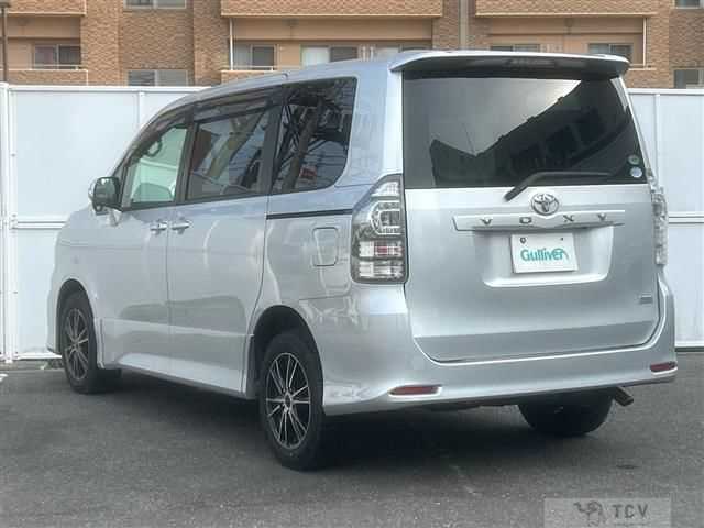 2013 Toyota Voxy