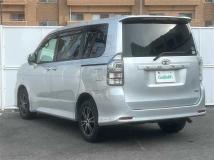 2013 Toyota Voxy