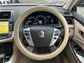 2010 Toyota Crown Hybrid