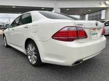 2010 Toyota Crown Hybrid