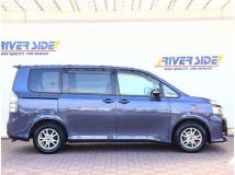 2013 Toyota Voxy
