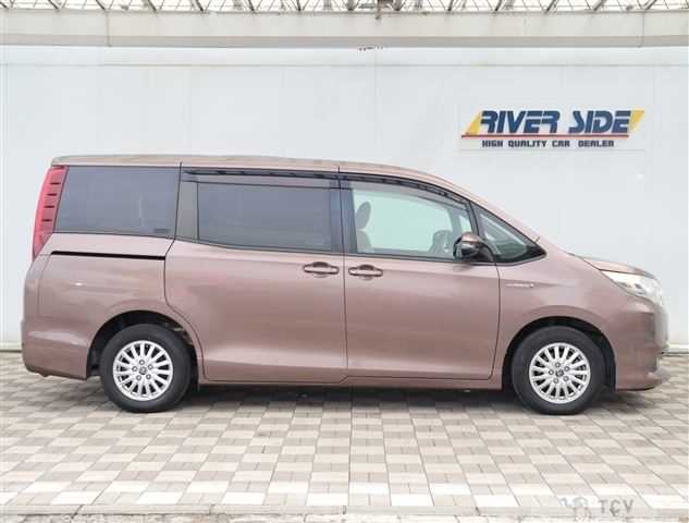 2014 Toyota Noah