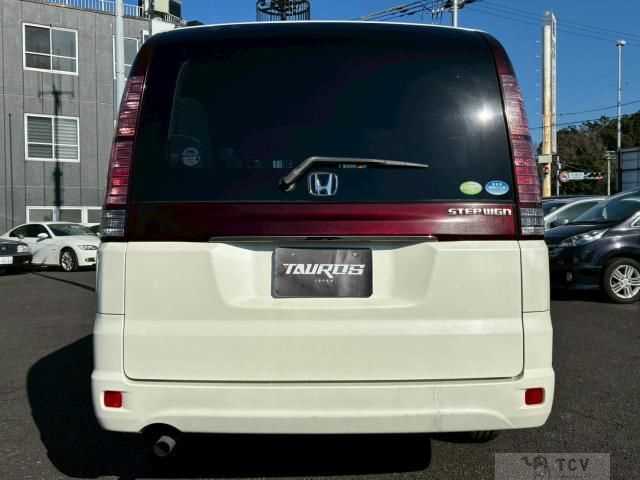 2005 Honda Step WGN
