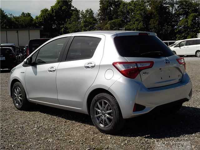 2017 Toyota Vitz