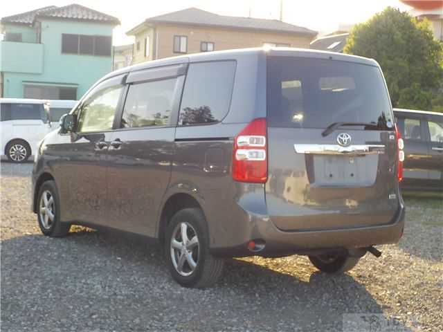 2013 Toyota Noah