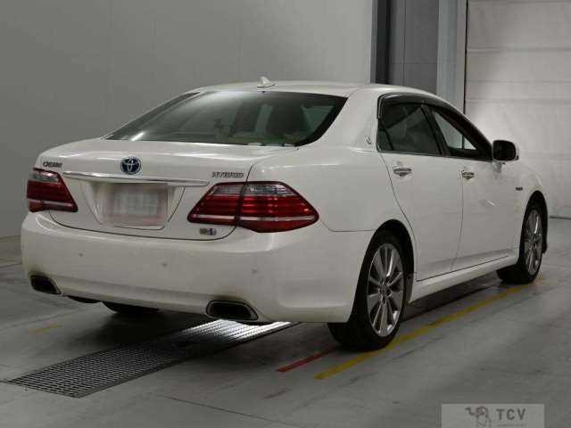 2010 Toyota Crown Hybrid