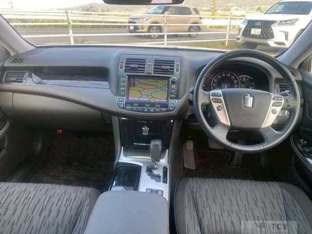 2011 Toyota Crown