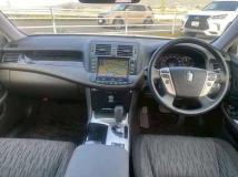 2011 Toyota Crown