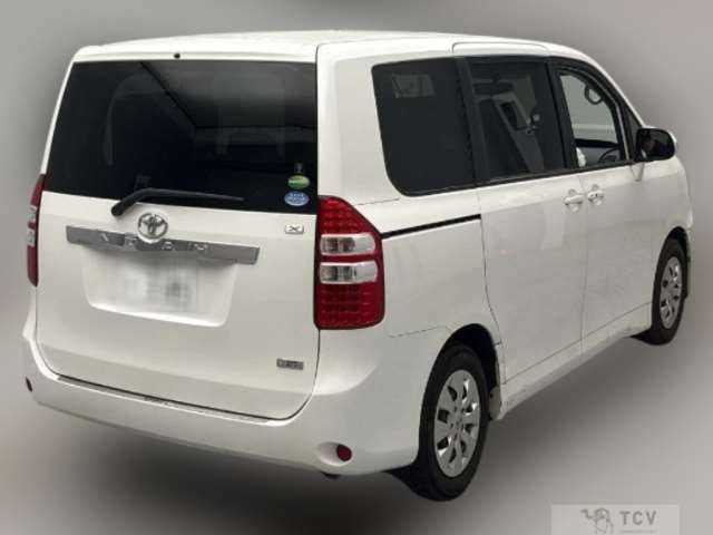 2013 Toyota Noah