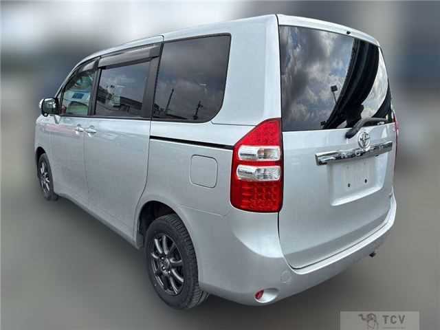 2013 Toyota Noah
