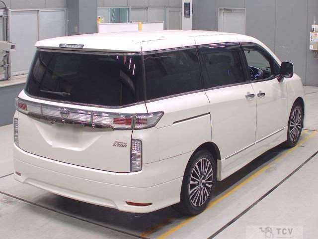 2017 Nissan Elgrand