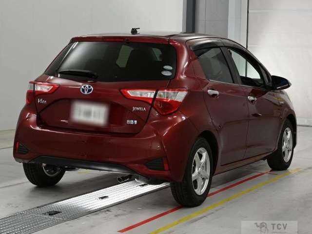 2017 Toyota Vitz