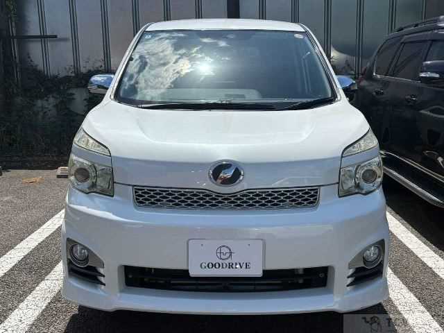 2012 Toyota Voxy