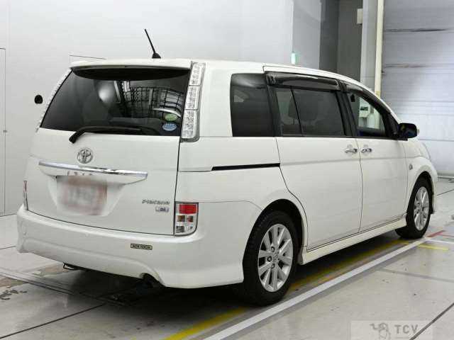 2013 Toyota Isis