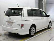 2013 Toyota Isis