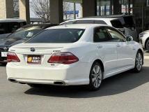 2011 Toyota Crown Hybrid