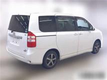 2013 Toyota Noah