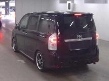 2013 Toyota Voxy
