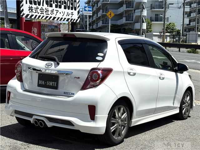 2011 Toyota Vitz