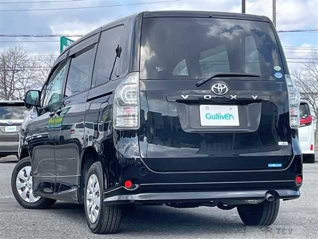 2011 Toyota Voxy