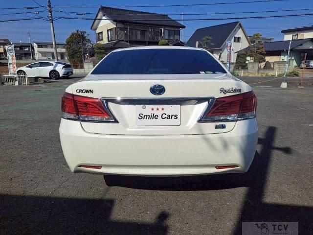 2013 Toyota Crown Hybrid