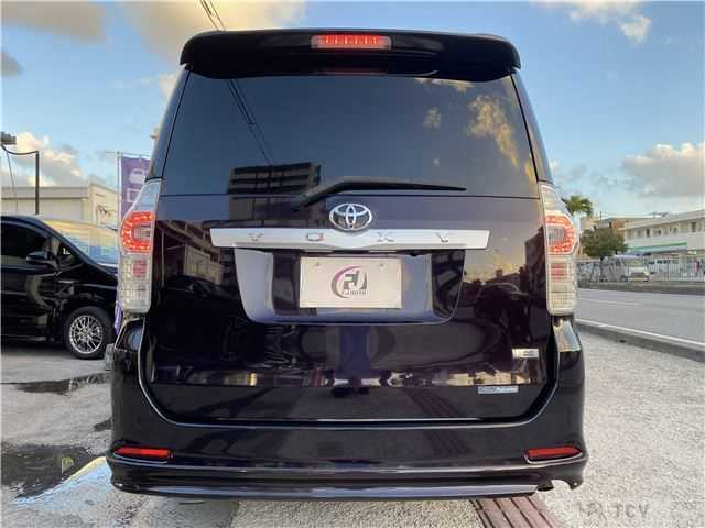 2011 Toyota Voxy