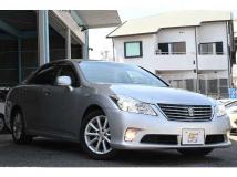 2011 Toyota Crown Royal Series