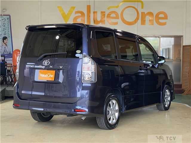 2007 Toyota Voxy