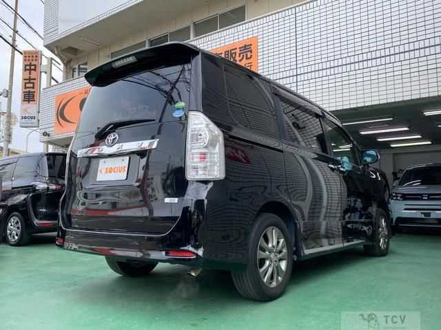 2012 Toyota Voxy
