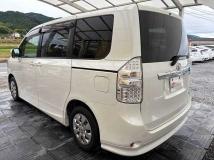 2010 Toyota Noah