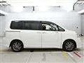2013 Toyota Voxy