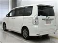 2013 Toyota Voxy