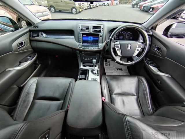 2012 Toyota Crown