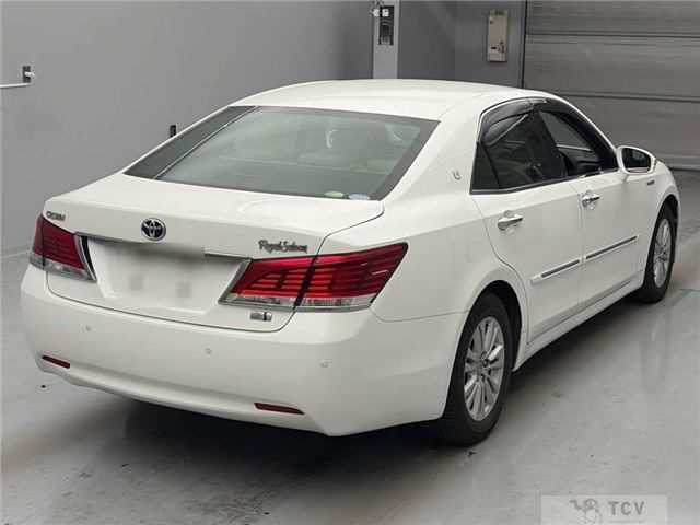 2014 Toyota Crown Hybrid