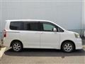 2010 Toyota Noah