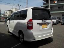 2010 Toyota Noah