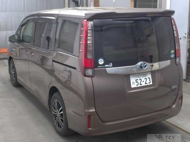 2014 Toyota Noah