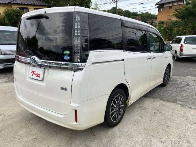 2014 Toyota Voxy