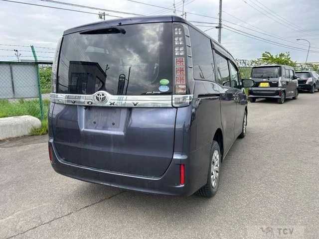 2014 Toyota Voxy