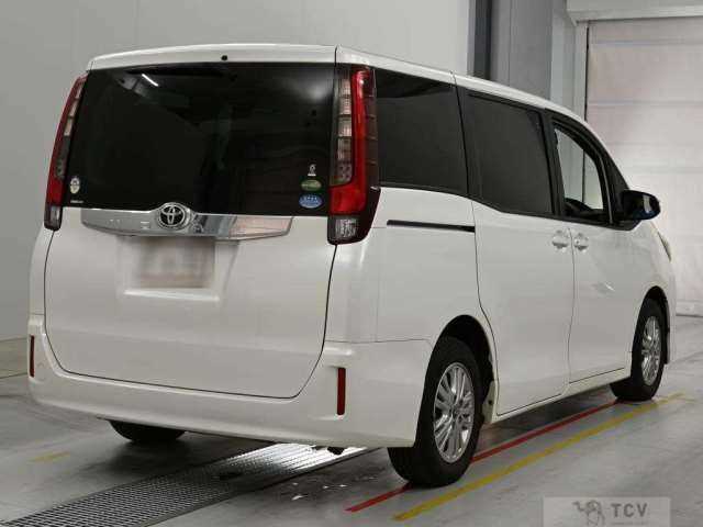 2015 Toyota Noah