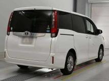 2015 Toyota Noah
