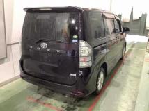 2013 Toyota Voxy