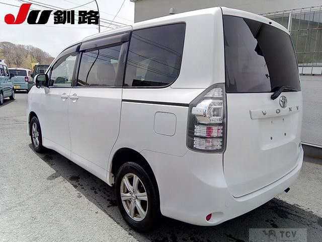 2010 Toyota Voxy