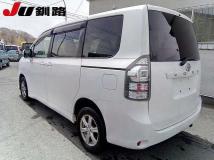 2010 Toyota Voxy