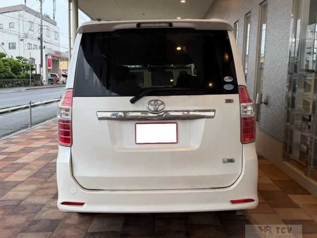 2009 Toyota Noah