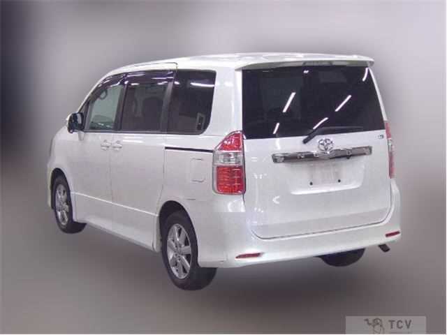2007 Toyota Noah