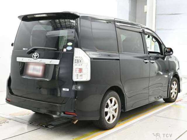 2011 Toyota Voxy