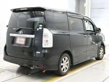 2011 Toyota Voxy