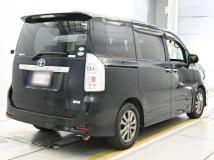 2011 Toyota Voxy